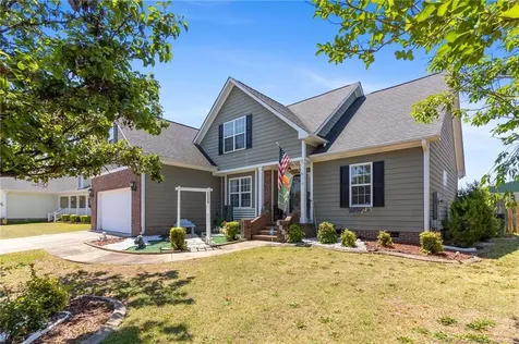 1225 Thistle Gold Drive Hope Mills NC 28348