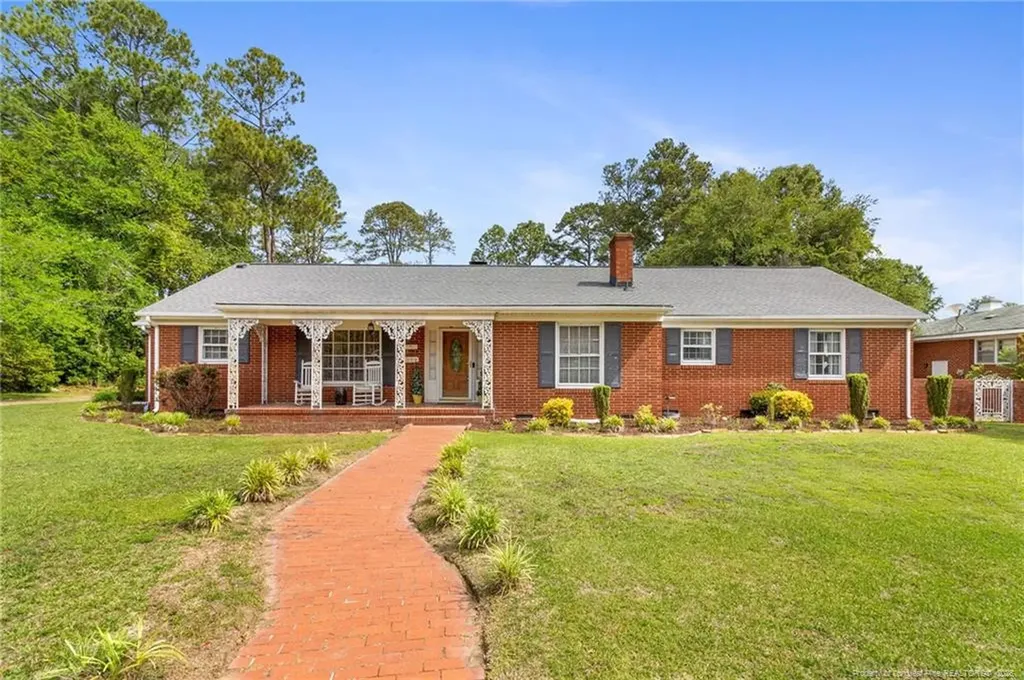 1009 N Magnolia Avenue Dunn NC 28334