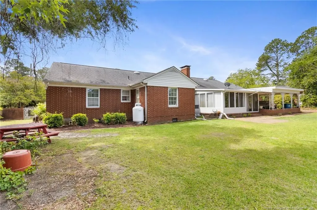 1009 N Magnolia Avenue Dunn NC 28334