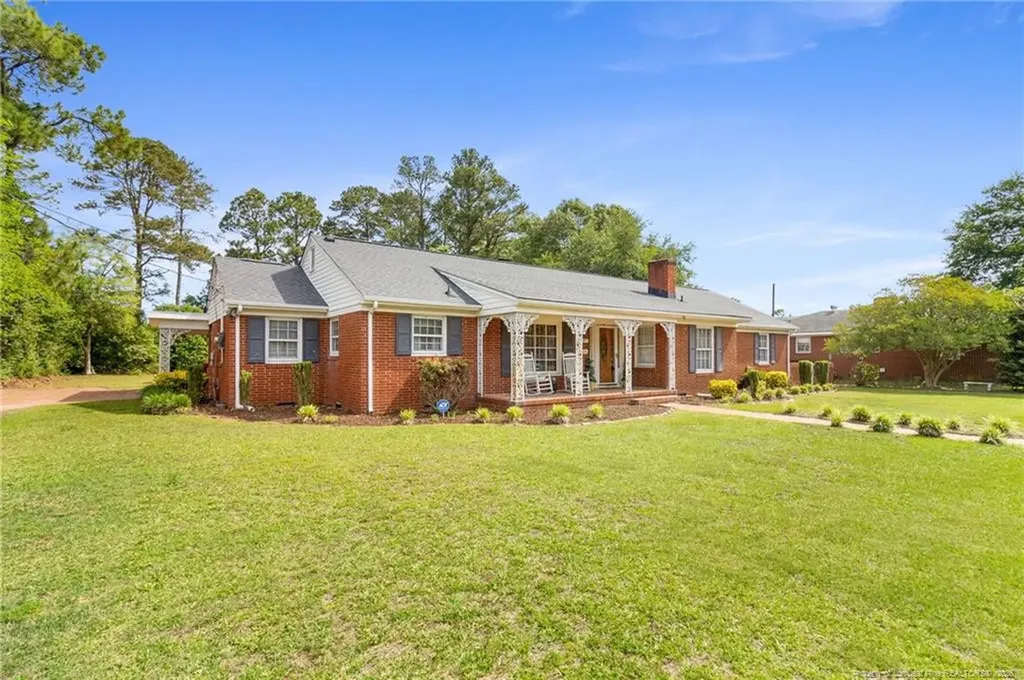 1009 N Magnolia Avenue Dunn NC 28334
