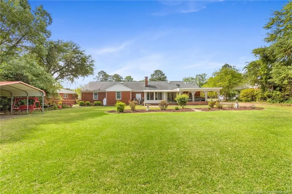 1009 N Magnolia Avenue Dunn NC 28334