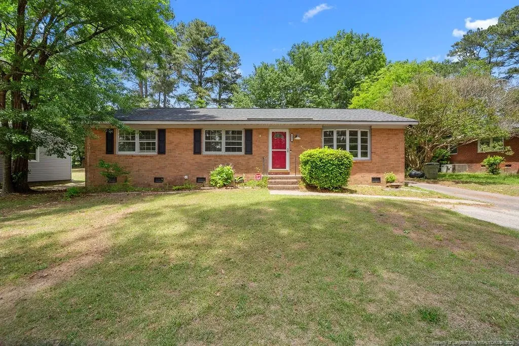 621 Ashboro Street Fayetteville NC 28311