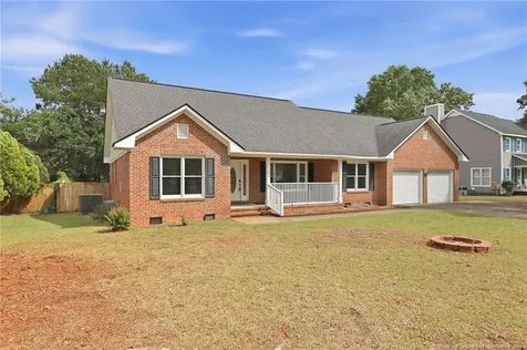 1967 Oakview Drive Fayetteville NC 28314