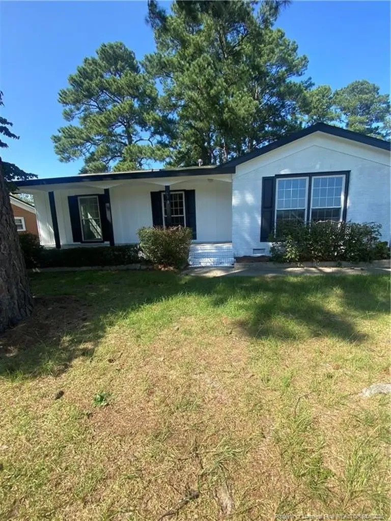 671 Wiltshire Road Fayetteville NC 28314