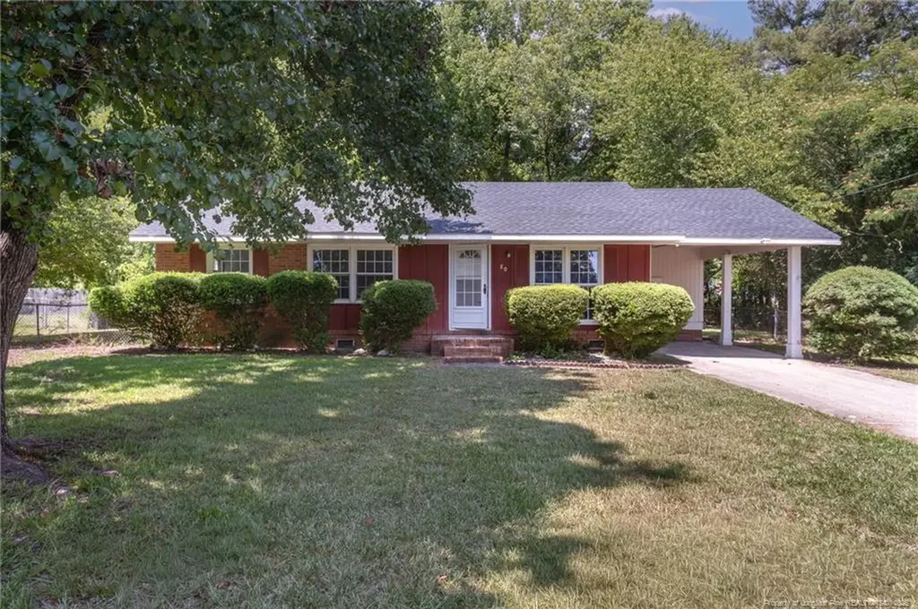 80 Lakeview Drive Spring Lake NC 28390