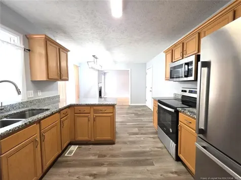 910 Foxhunt Lane Fayetteville NC 28314
