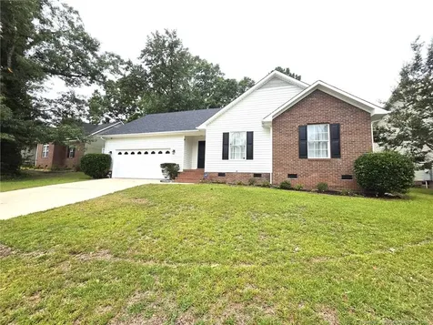 910 Foxhunt Lane Fayetteville NC 28314