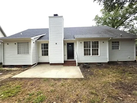 910 Foxhunt Lane Fayetteville NC 28314