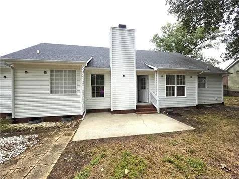 910 Foxhunt Lane Fayetteville NC 28314