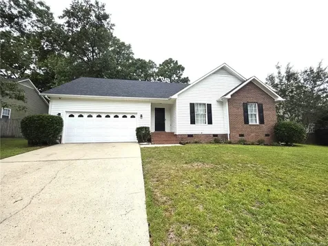 910 Foxhunt Lane Fayetteville NC 28314