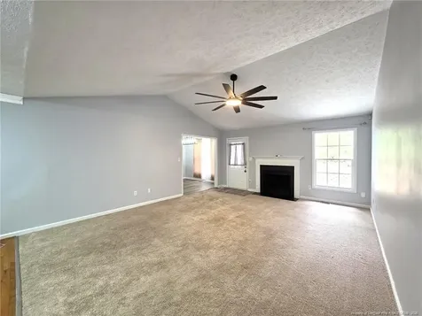 910 Foxhunt Lane Fayetteville NC 28314
