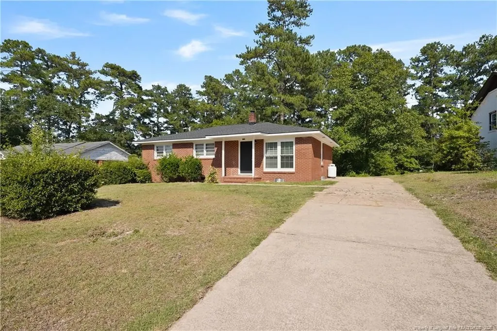 709 Shambrey Street Fayetteville NC 28301