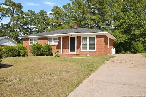 709 Shambrey Street Fayetteville NC 28301