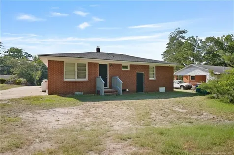 709 Shambrey Street Fayetteville NC 28301