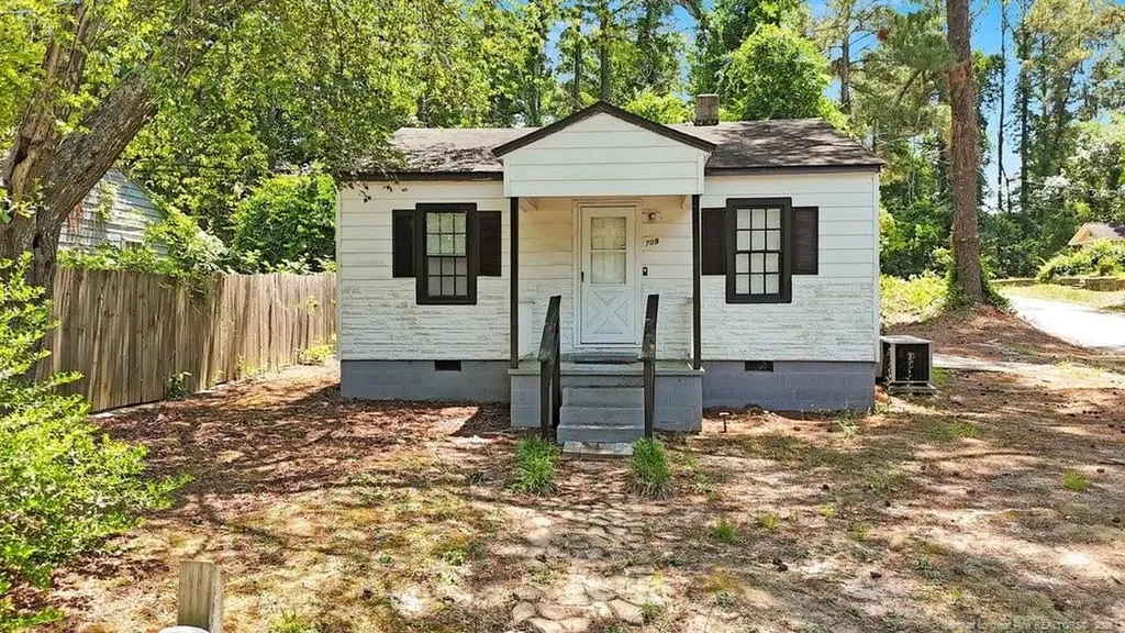 709 Lakeland Street Fayetteville NC 28301