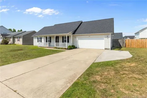 1516 Belews Creek Lane Fayetteville NC 28312