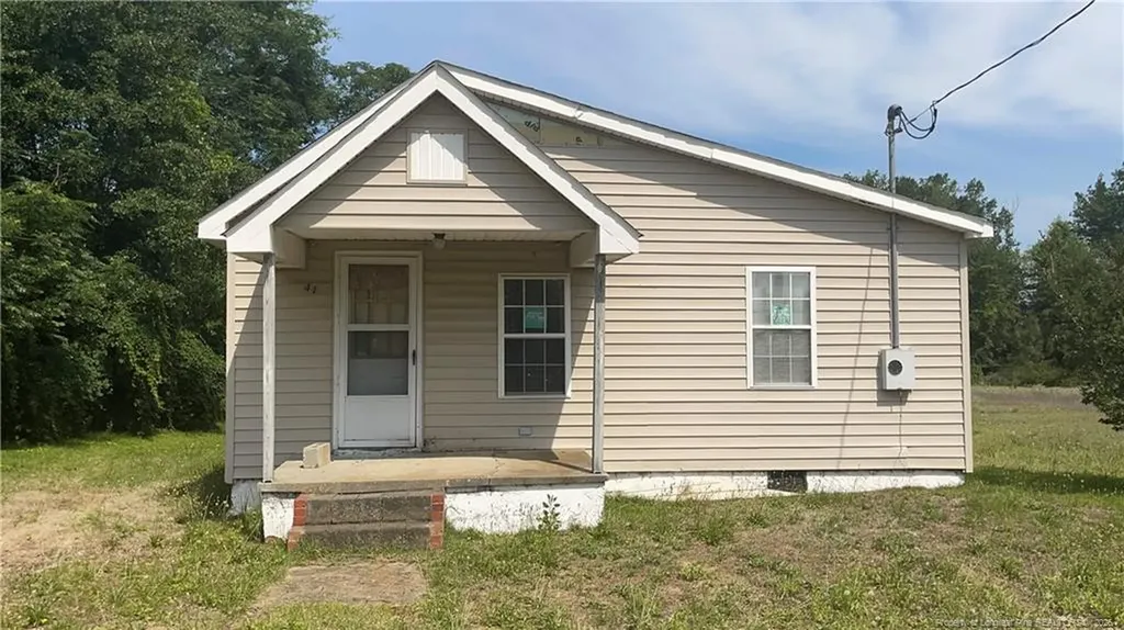 7441 3rd Street Wade NC 28395