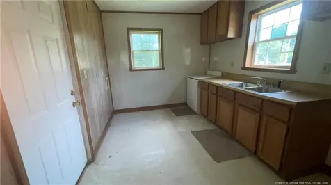7441 3rd Street Wade NC 28395