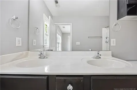 916 Bridlemine Drive Fuquay Varina NC 27526