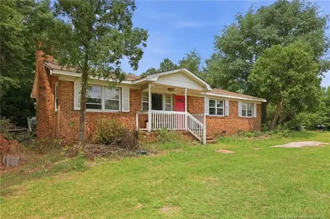 46 Gainsborough Lane Cameron NC 28326