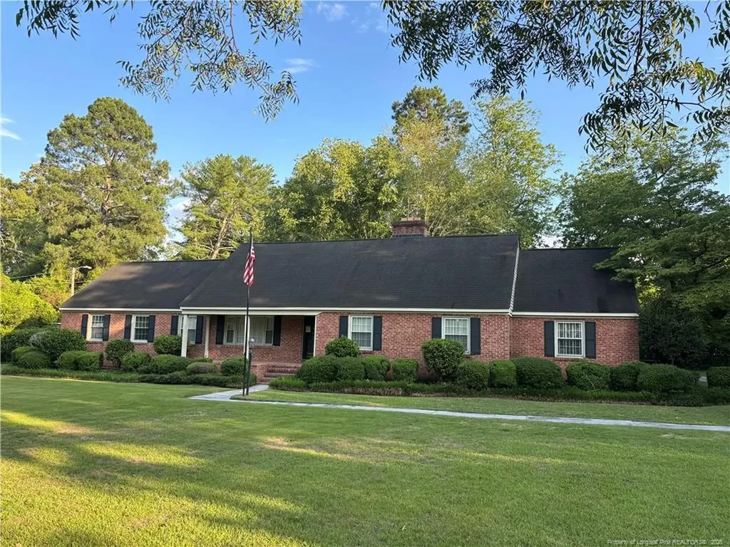 209 W Prospect Avenue Raeford NC 28376