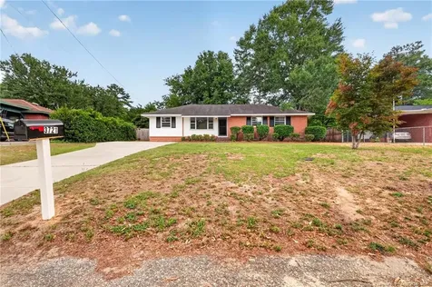 3721 Berger Drive Fayetteville NC 28304