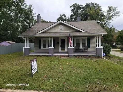 209 E Elwood Avenue Raeford NC 28376