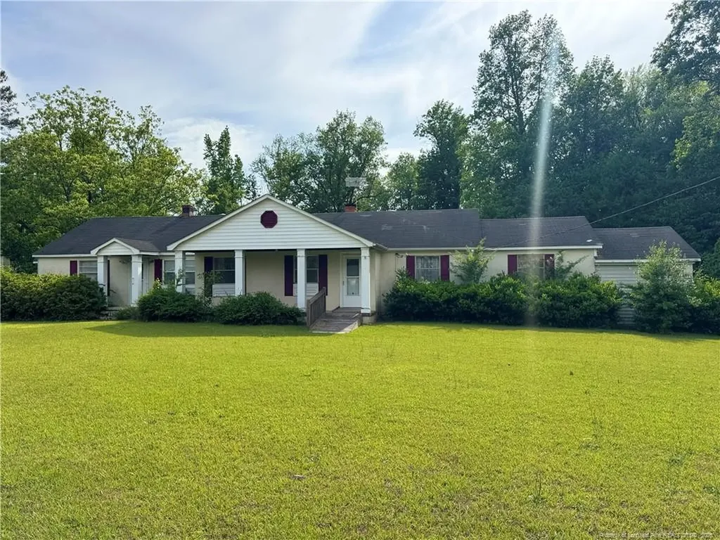 170 South River Road Autryville NC 28318