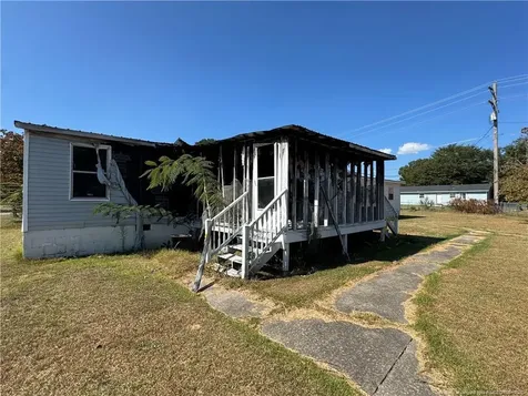 151 Ratley Street Raeford NC 28376