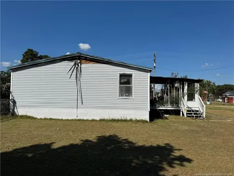 151 Ratley Street Raeford NC 28376