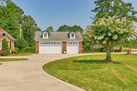 2483 W Carthage Road Lumberton NC 28360