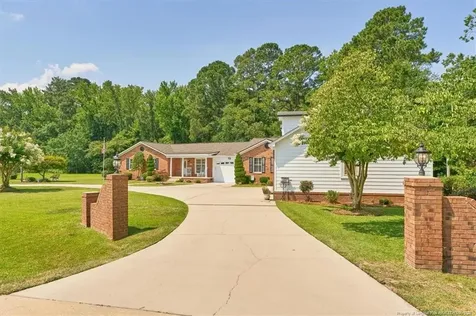 2483 W Carthage Road Lumberton NC 28360