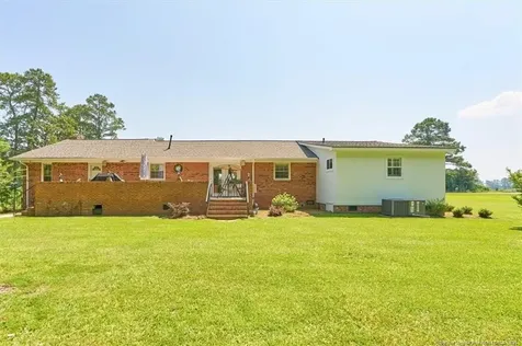 2483 W Carthage Road Lumberton NC 28360