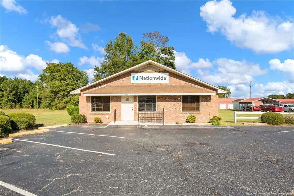 919 E Fourth Avenue Red Springs NC 28377
