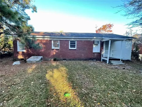 502 Spring Avenue Spring Lake NC 28390