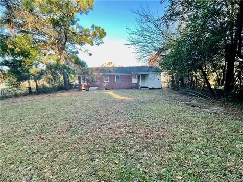 502 Spring Avenue Spring Lake NC 28390