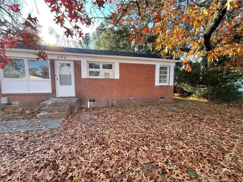 502 Spring Avenue Spring Lake NC 28390