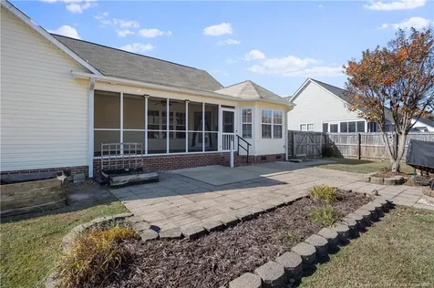 225 Hogart Street Raeford NC 28376
