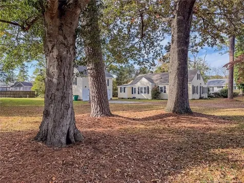 1603 Mcmillan Avenue Lumberton NC 28358