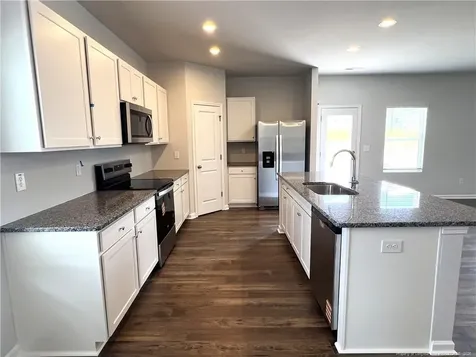 284 Happy Trail Road Aberdeen NC 28315