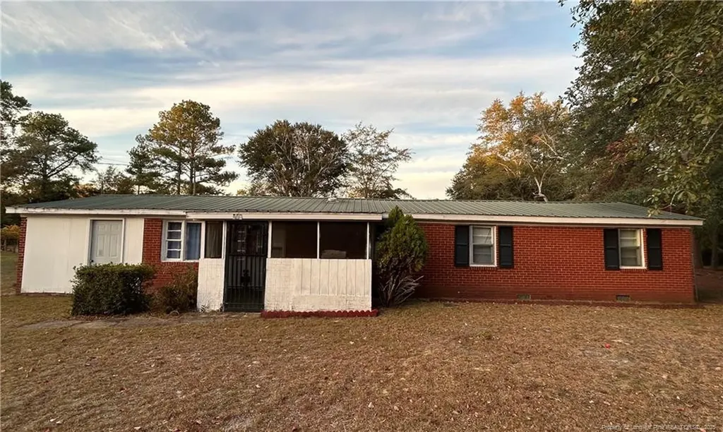 433 Cumberland Avenue Raeford NC 28376