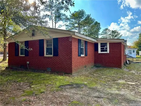 433 Cumberland Avenue Raeford NC 28376