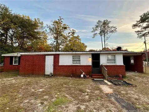433 Cumberland Avenue Raeford NC 28376