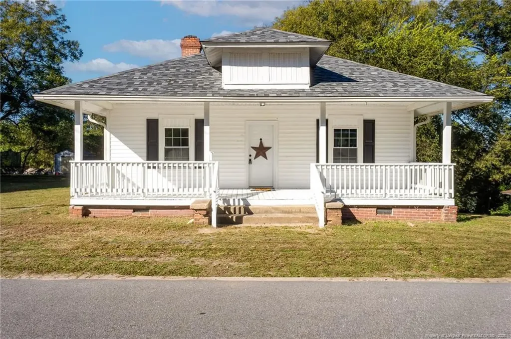 102 N 17th Street Erwin NC 28339