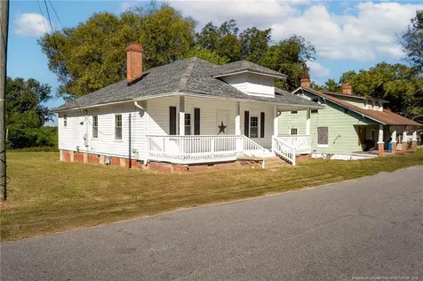 102 N 17th Street Erwin NC 28339