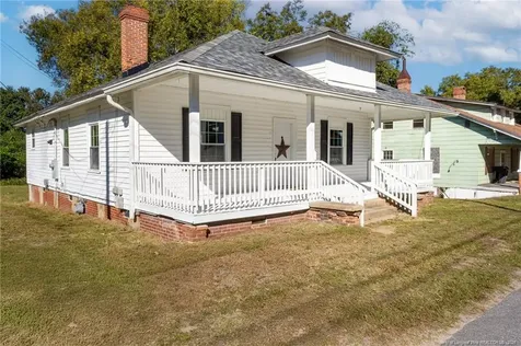 102 N 17th Street Erwin NC 28339
