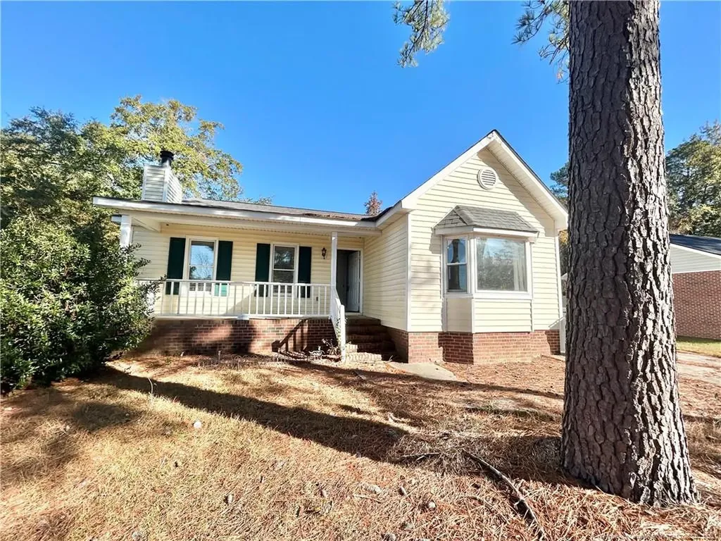 4324 Falls Drive Hope Mills NC 28348