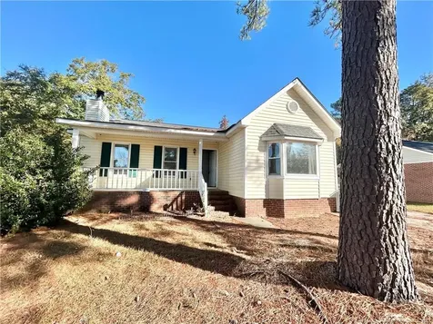 4324 Falls Drive Hope Mills NC 28348