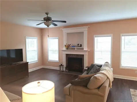 286 Peaceford Avenue Raeford NC 28376