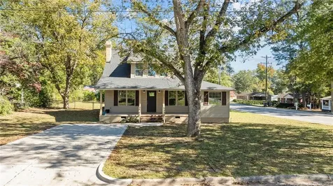 502 N Stewart Street Raeford NC 28376